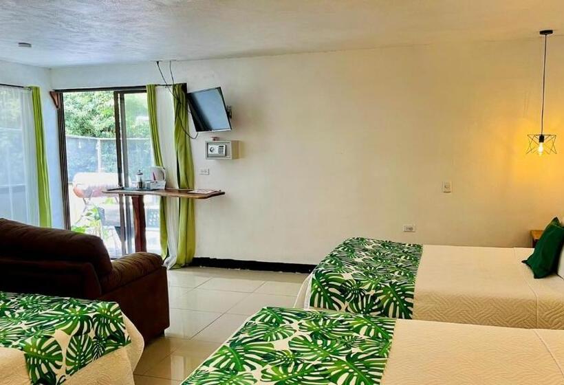 Семейный Номер, Freddy`s Place B&b