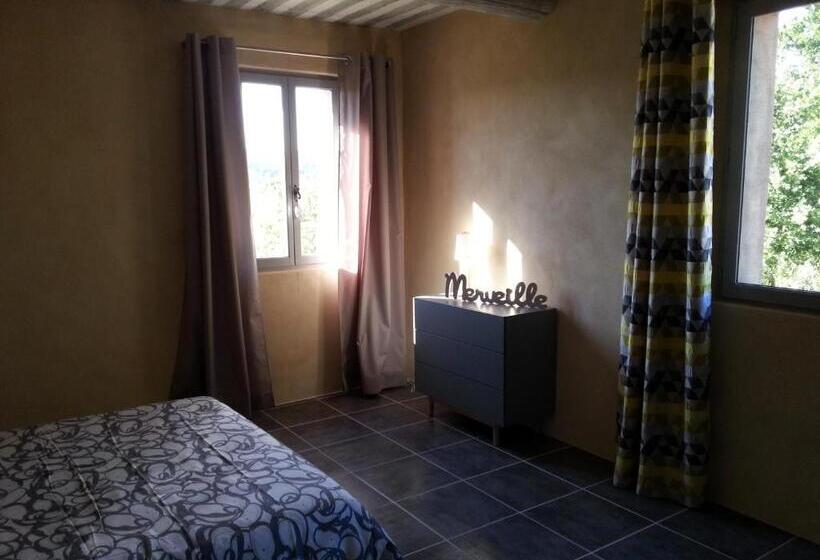 חדר קומפורט, Le Mas Saint Jacques