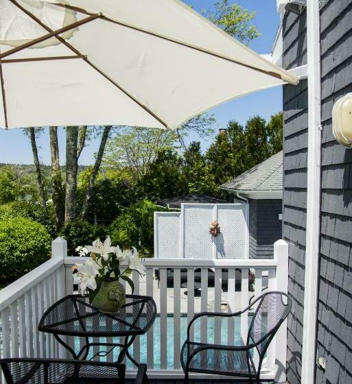 جناح, Lindenwood Inn