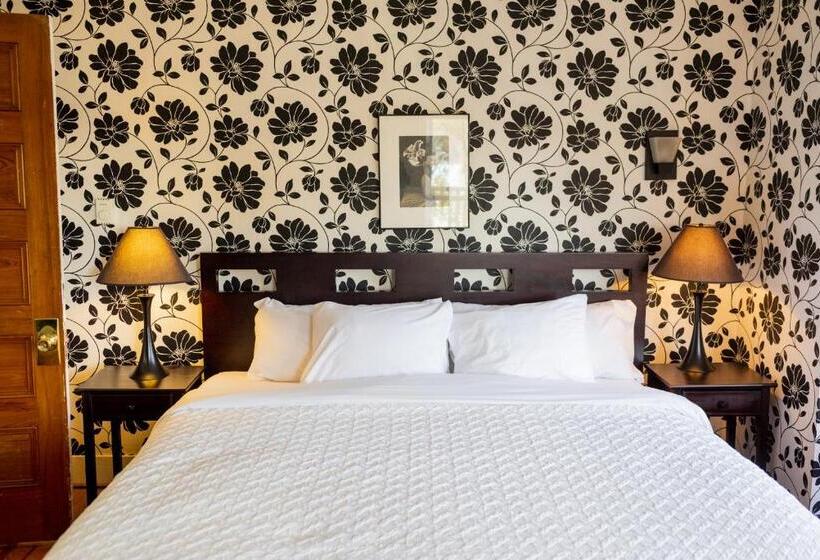 غرفة قياسية سرير كينج, Lindenwood Inn