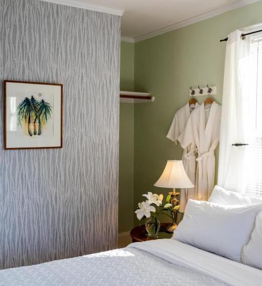 غرفة قياسية, Lindenwood Inn