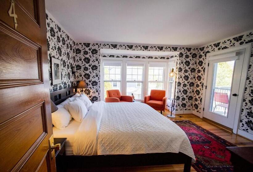 غرفة قياسية سرير كينج, Lindenwood Inn