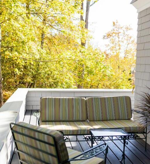 جناح, Lindenwood Inn