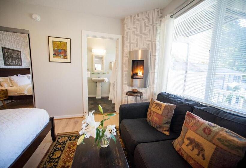 غرفة قياسية سرير كينج, Lindenwood Inn