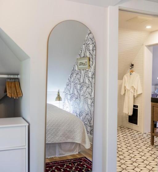 Номер Стандарт, Lindenwood Inn