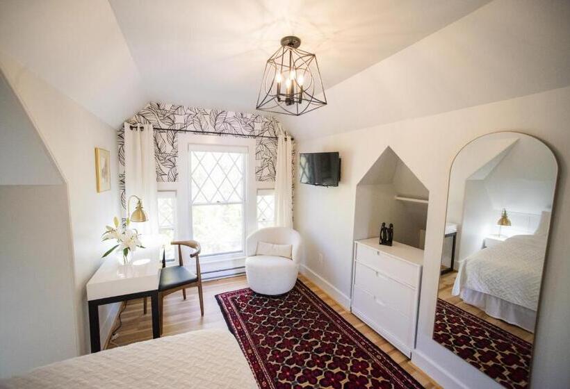 غرفة قياسية, Lindenwood Inn