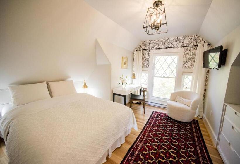 غرفة قياسية, Lindenwood Inn