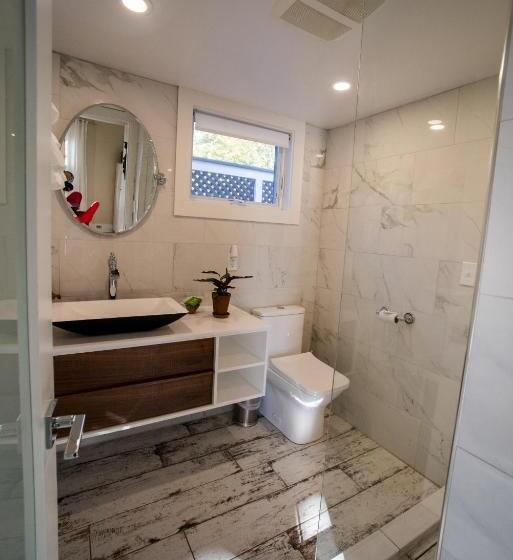 بنجلو سوبيريور, Lindenwood Inn