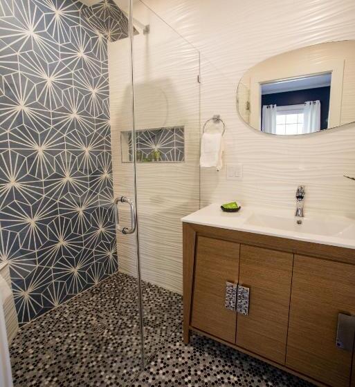 جناح سرير كينج, Lindenwood Inn