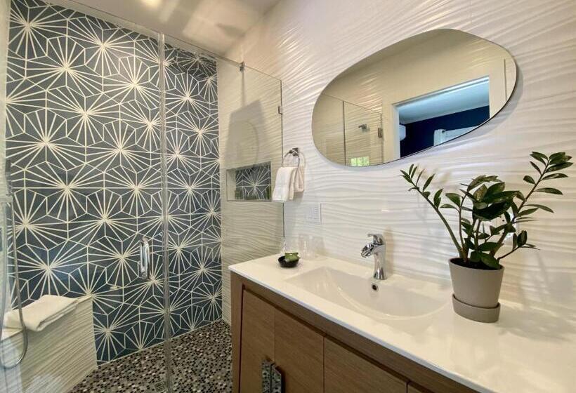 جناح سرير كينج, Lindenwood Inn