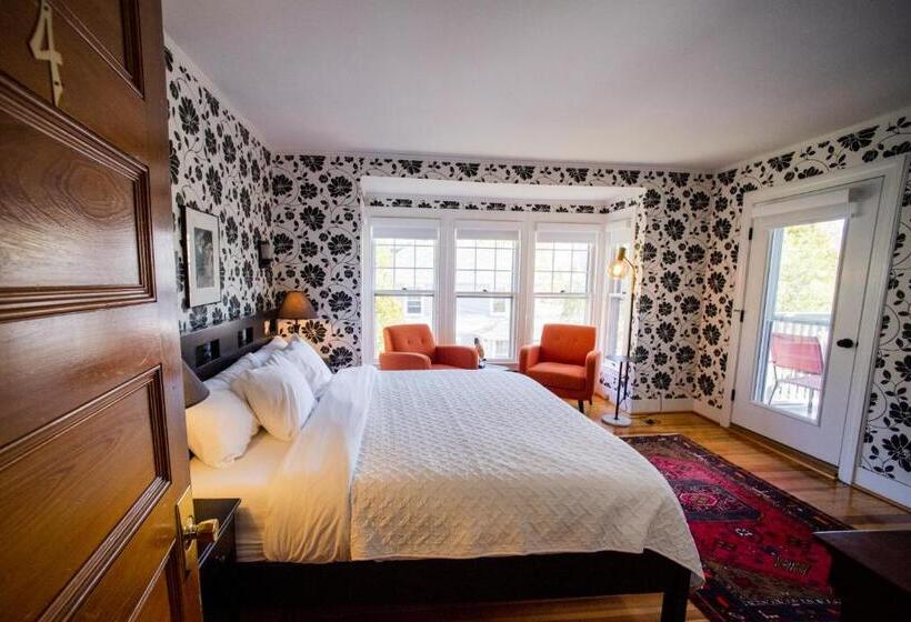 غرفة قياسية سرير كينج, Lindenwood Inn