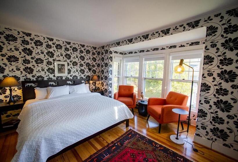 غرفة قياسية سرير كينج, Lindenwood Inn