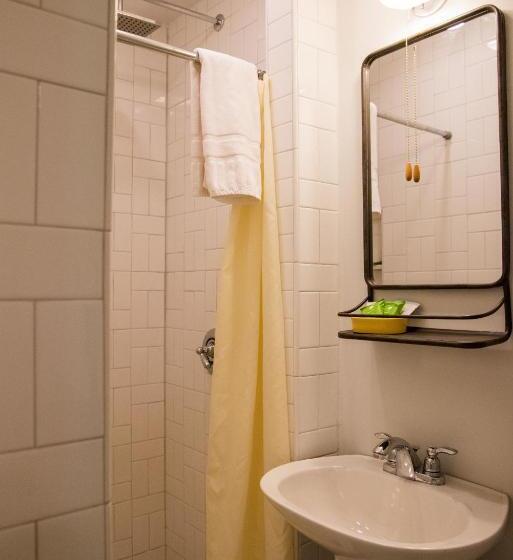 جناح, Lindenwood Inn