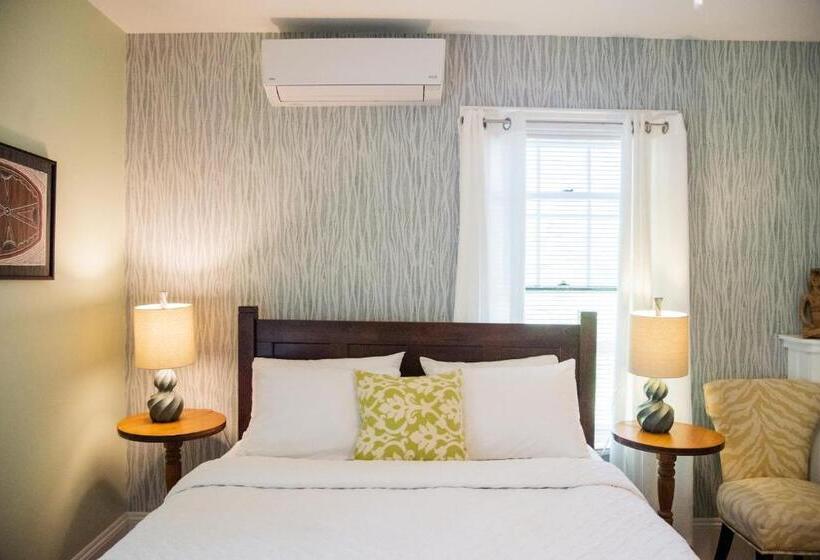 جناح, Lindenwood Inn