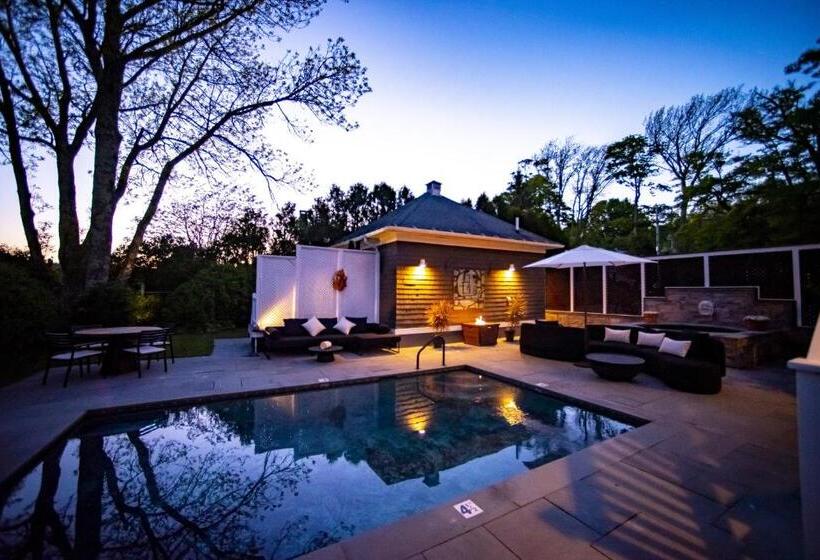 جناح ديلوكس مطل على البحر, Lindenwood Inn