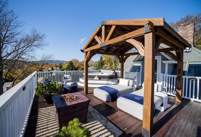 جناح ديلوكس مطل على البحر, Lindenwood Inn