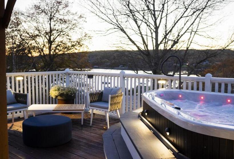 جناح ديلوكس مطل على البحر, Lindenwood Inn