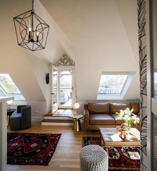 جناح ديلوكس مطل على البحر, Lindenwood Inn