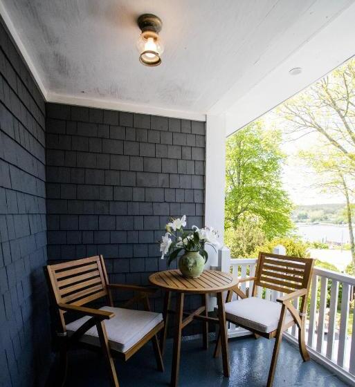 غرفة قياسية مطلّة علي البحر, Lindenwood Inn