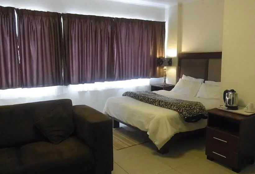 Deluxe Kolmen Hengen Huone, Bed And Breakfast Newlife Bnb