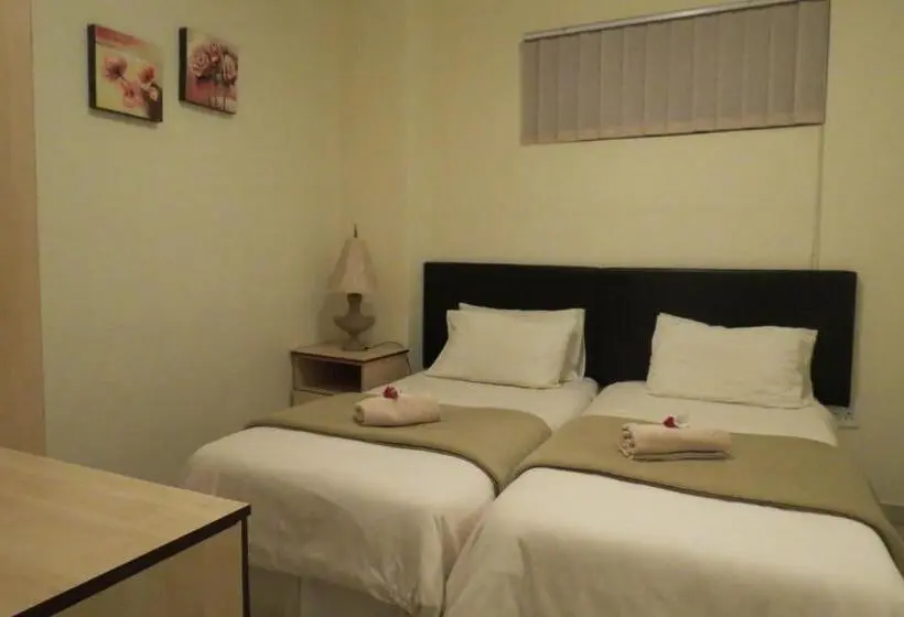 Basic Kolmen Hengen Huone, Bed And Breakfast Newlife Bnb