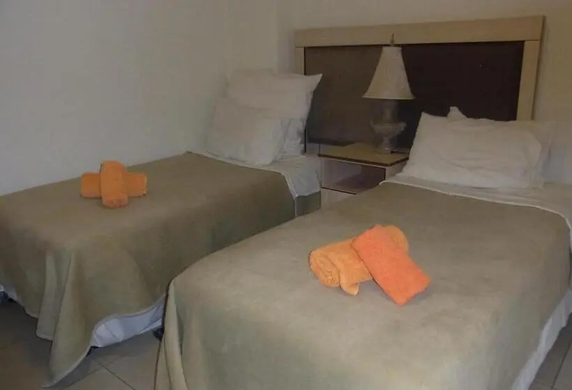 Basic Kolmen Hengen Huone, Bed And Breakfast Newlife Bnb