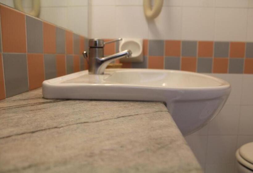 Camera Standard Singola con Balcone, Aba