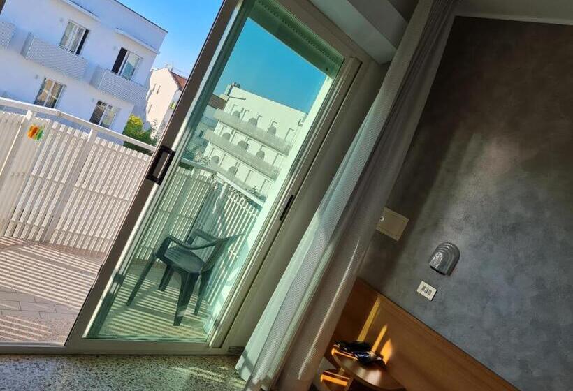 Camera Standard Singola con Balcone, Aba