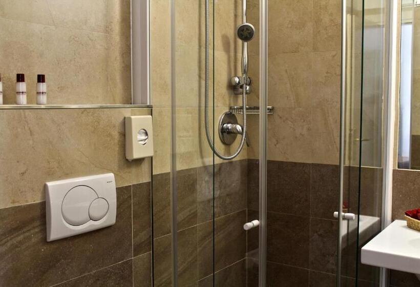 Camera Tripla Standard Vista Mare, Aba