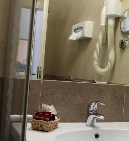 Camera Quadrupla Standard Vista Mare, Aba