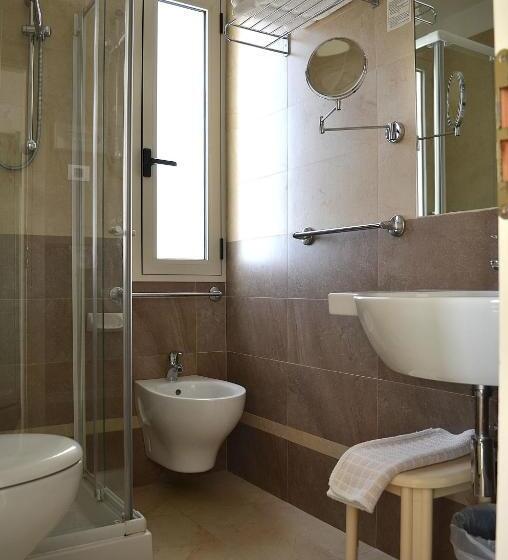 Camera Quadrupla Standard Vista Mare, Aba