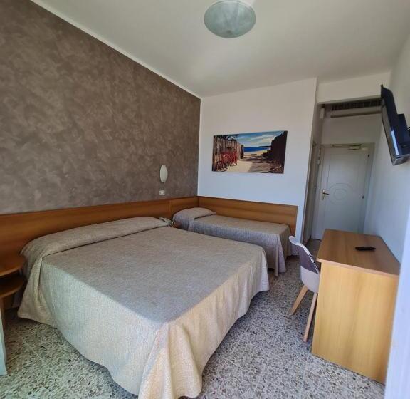 Camera Tripla Standard Vista Mare, Aba