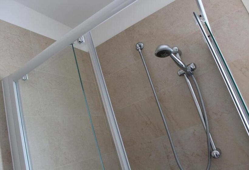 Camera Standard Vista Mare, Aba