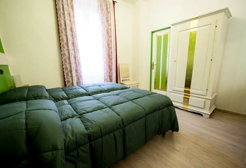 חדר סטנדרט, Due Spade