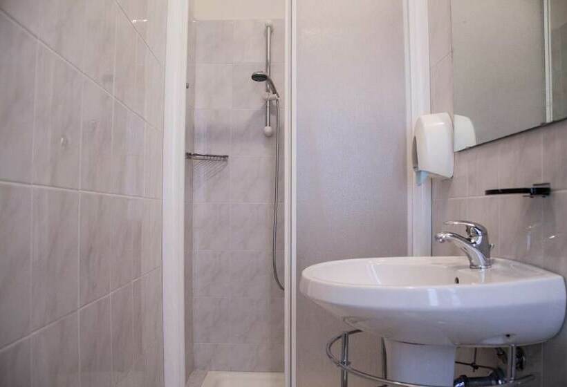 חדר סטנדרט יחיד, Due Spade