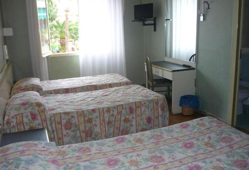 标准三人间, Europa