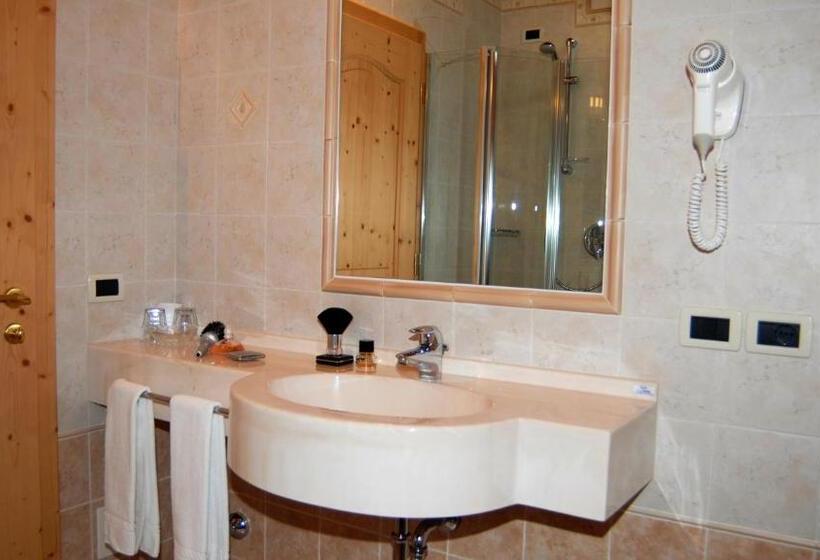 带1个卧室的带阳台的公寓, Miraval Natur