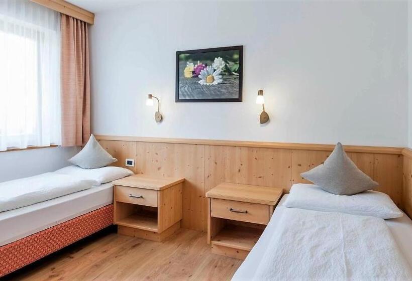 דירה בת חדר שינה 1 עם מרפסת, Miraval Natur