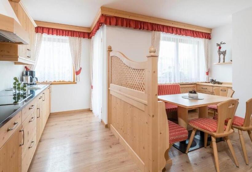 דירה בת חדר שינה 1 עם מרפסת, Miraval Natur