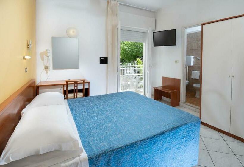 غرفة قياسية مزوَّدة بشُرفة, Odeon