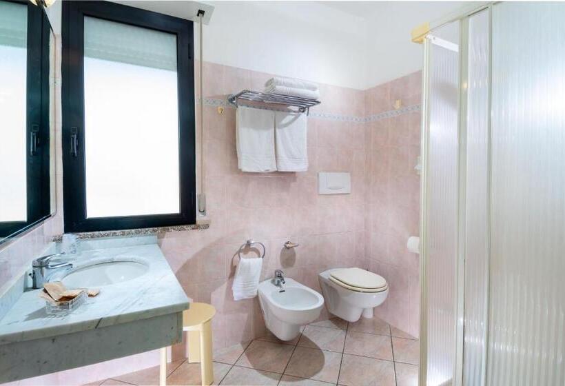 غرفة سوبيريور, Odeon