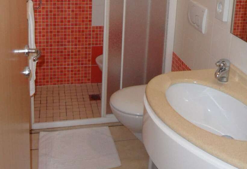 غرفة سوبيريور, Odeon