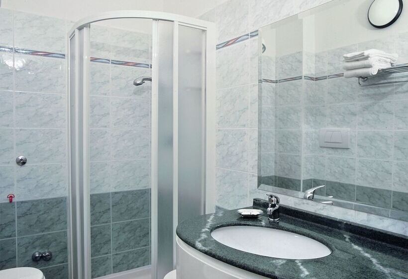 غرفة سوبيريور ثلاثية, Odeon