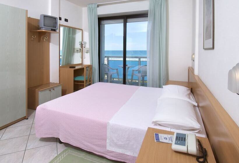 غرفة سوبيريور ثلاثية مطلّة علي البحر, Odeon