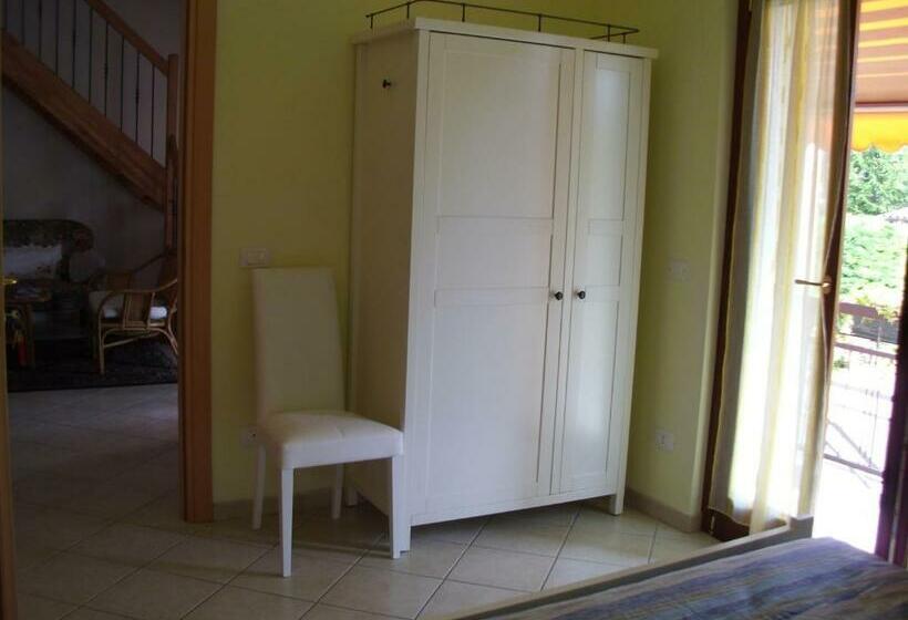 חדר סטנדרט עם מרפסת, B&b Laura