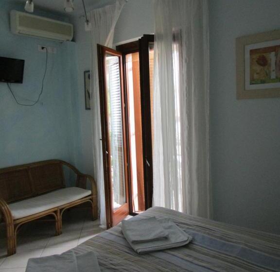 Номер Стандарт с Балконом, B&b Laura