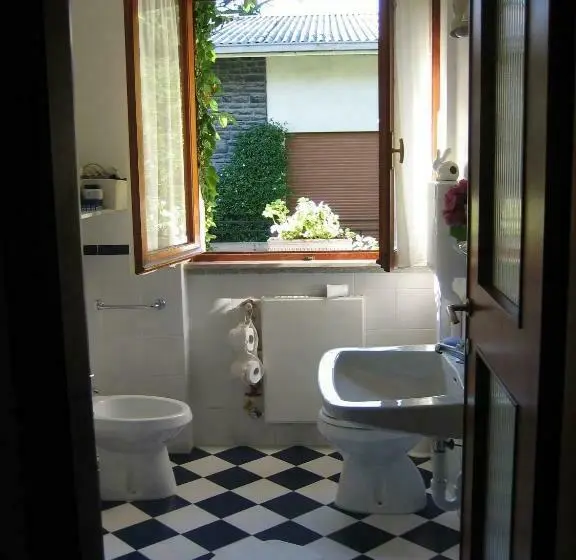 スタンダード4人部屋, B&b Le Ortensie Lago Di Como