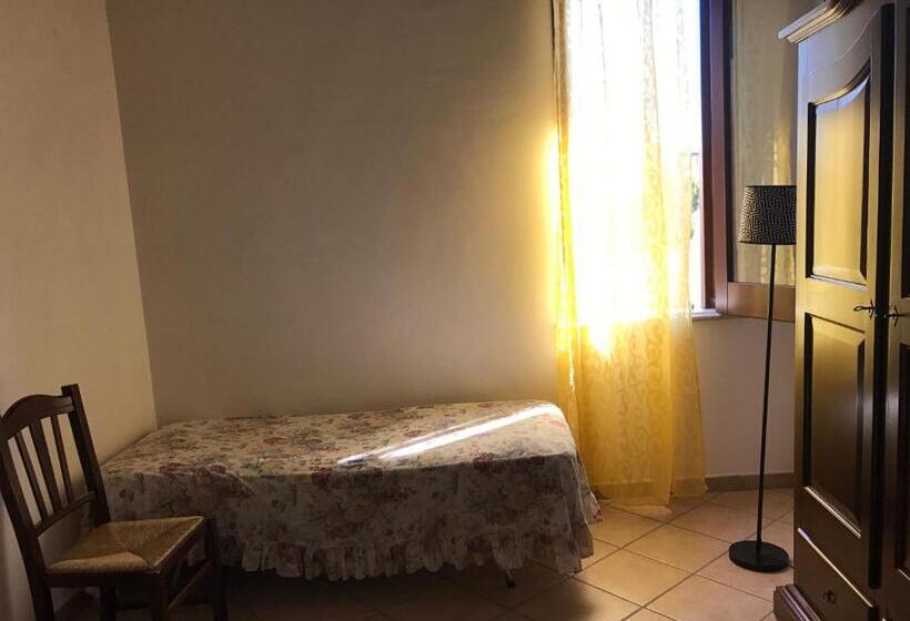 غرفة قياسية فردية مزودة بشُرفة, B&b Porticella