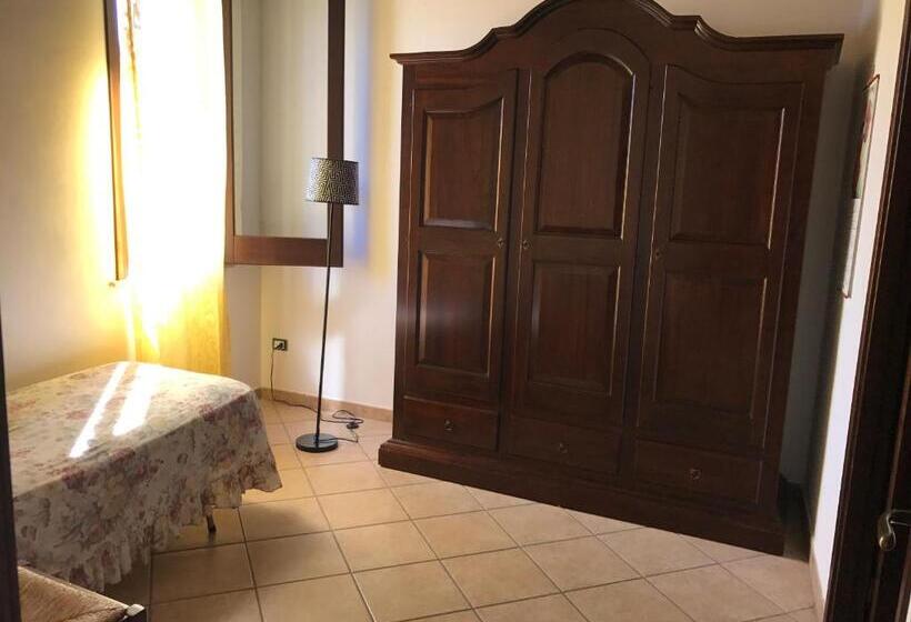 غرفة قياسية فردية مزودة بشُرفة, B&b Porticella