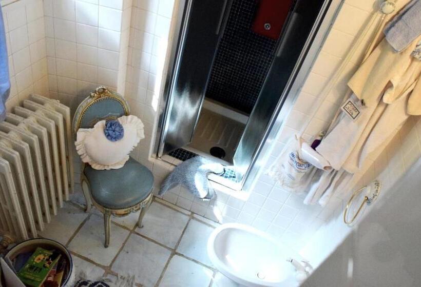 バス共有のスタンダードルーム, B&b Villa Moro   Family House